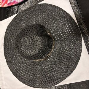 Elegant Black Wide-Brimmed Hat